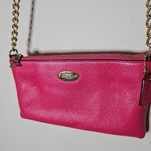 Coach Quinn Crossbody Pebbled Leather Cranberry Hot Pink Gold Chain Strap